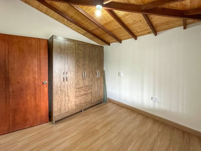 Casa en Arriendo en Chaparral, Guarne - Miniatura 3