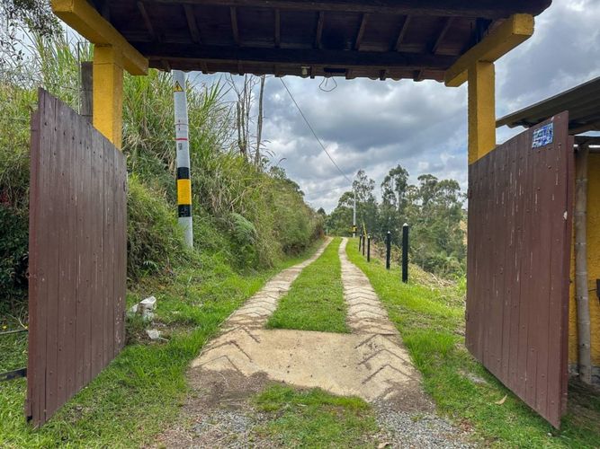 Casa en Arriendo en Chaparral, Guarne - Miniatura 13