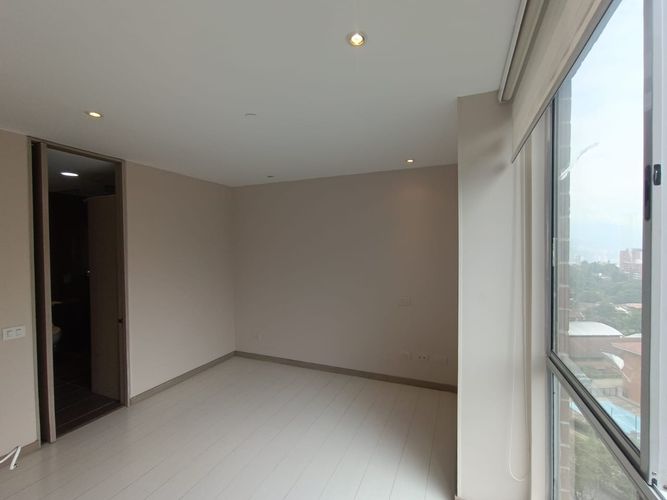 Apartamento en Arriendo en Loma del Esmeraldal, Envigado - Miniatura 3