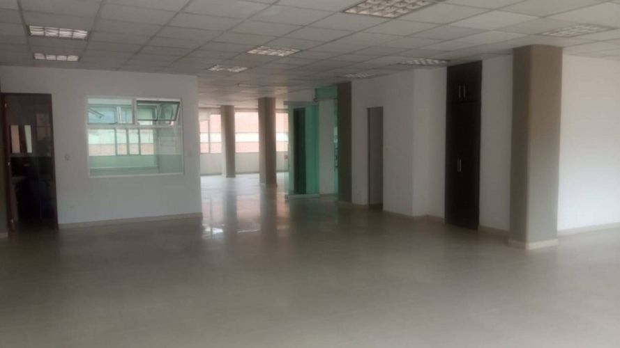 Edificio en Arriendo en Lago gaitan, Bogotá - Miniatura 9