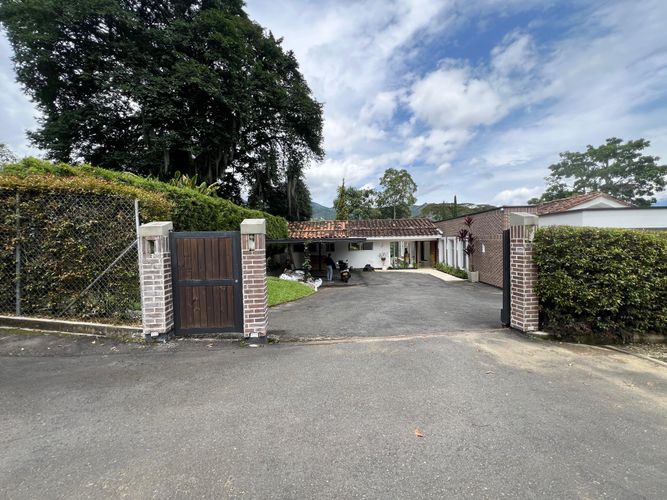 Finca en Arriendo en Escobero, Envigado - Imagen 1
