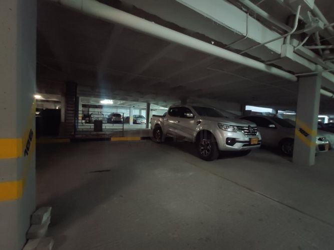 Parqueadero en  Venta en Laureles, Medellín - Imagen 1