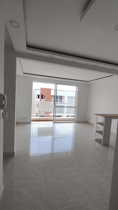Apartamento en Arriendo en Bochalema, Cali - Miniatura 2