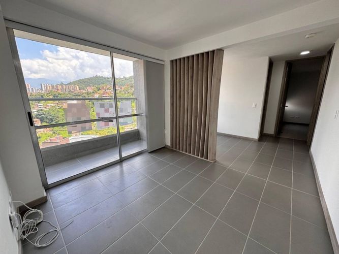 Apartamento en Arriendo en Loma de los bernal, Medellín - Miniatura 2