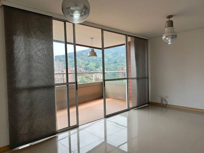 Apartamento en Arriendo en Loma de la Doctora, Sabaneta - Miniatura 3