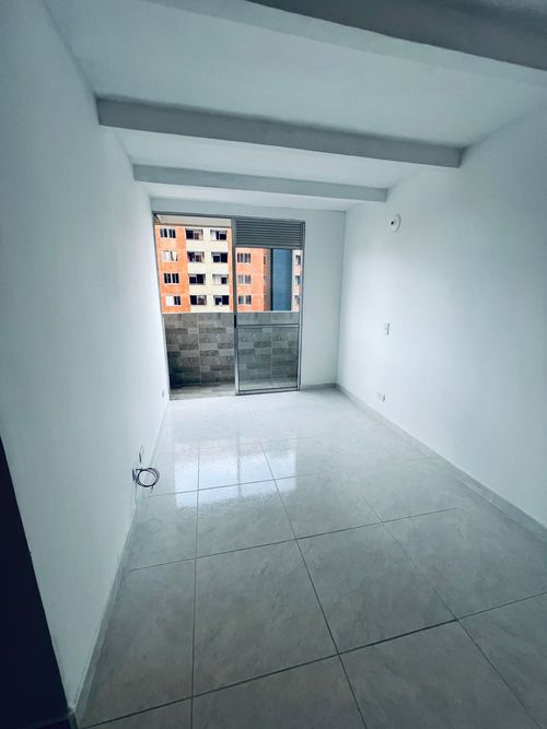 Apartamento en Arriendo en Pajarito, Medellín - Imagen 1