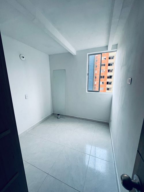 Apartamento en Arriendo en Pajarito, Medellín - Miniatura 9