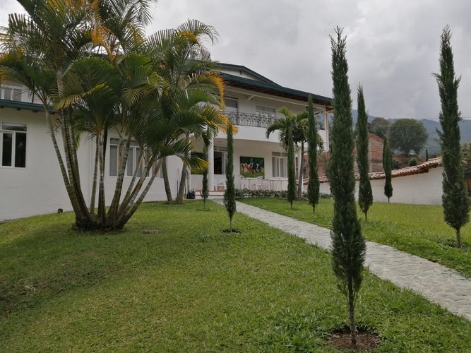 Finca en arriendo en Aves Maria, Sabaneta - Miniatura 2