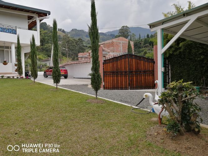 Finca en arriendo en Aves Maria, Sabaneta - Miniatura 9