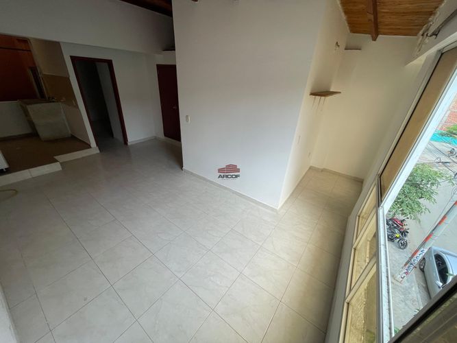 Apartaestudio en Arriendo en Girón - Miniatura 2
