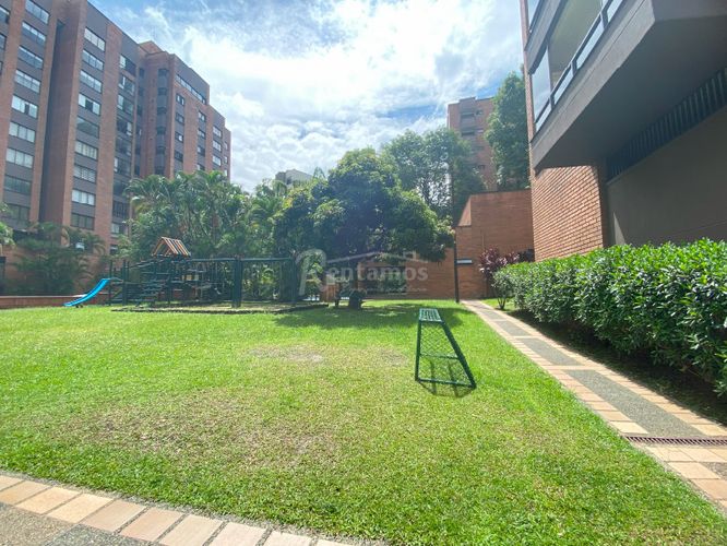 Apartamento en Venta en El Poblado, Medellín - Miniatura 25
