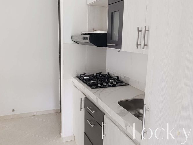 Apartamento en  Venta en Rodeo Alto, Medellín - Miniatura 2