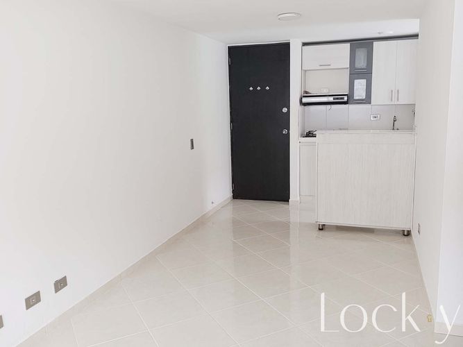 Apartamento en  Venta en Rodeo Alto, Medellín - Miniatura 4