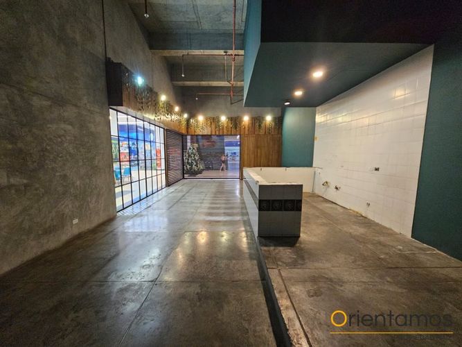 Local en arriendo en Loma del Escobero, Envigado - Miniatura 3