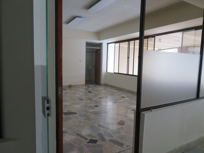 Edificio en Arriendo en Niza, Bogotá - Miniatura 4