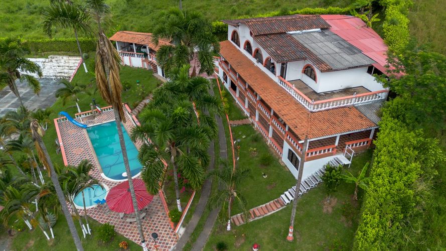 Finca en Venta en La virginia - Miniatura 2