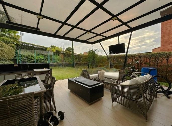 Casa en Arriendo en Medellín - Miniatura 6