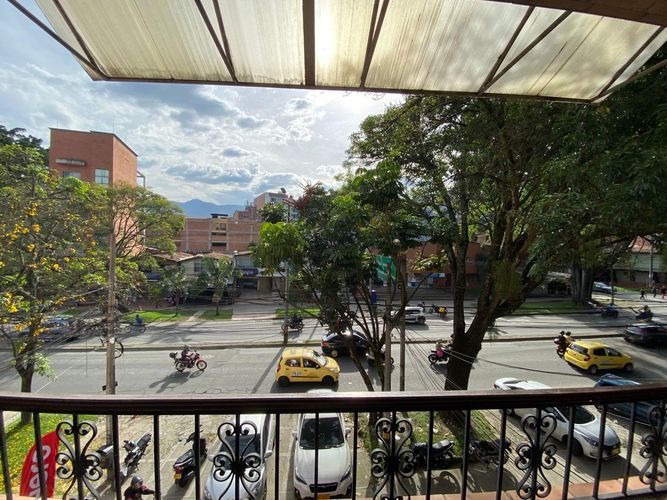 Apartamento en Arriendo en Los colores, Medellín - Miniatura 4