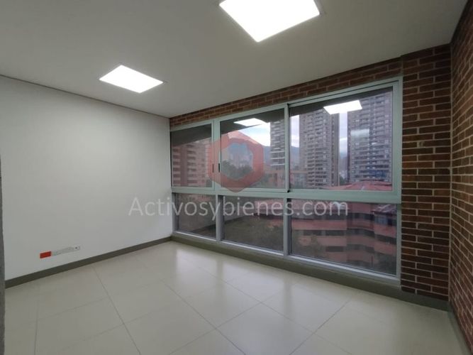 Oficina en  Arriendo en El Poblado, Medellín - Miniatura 3