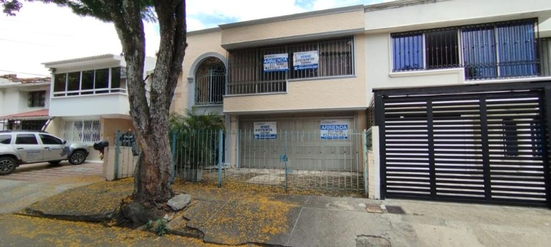 Casa en Arriendo en Prados del norte, Cali - Miniatura 2