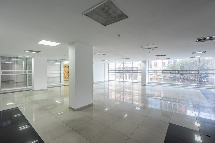 Edificio en arriendo en Chico norte, Bogotá - Miniatura 12