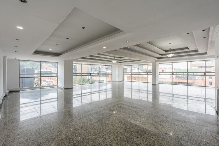 Edificio en arriendo en Chico norte, Bogotá - Miniatura 15
