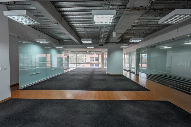 Oficina en arriendo en Chico norte, Bogotá - Miniatura 3