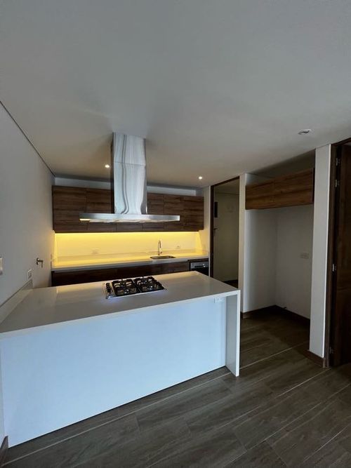 Apartaestudio en  Venta en El Poblado, Medellín - Miniatura 2