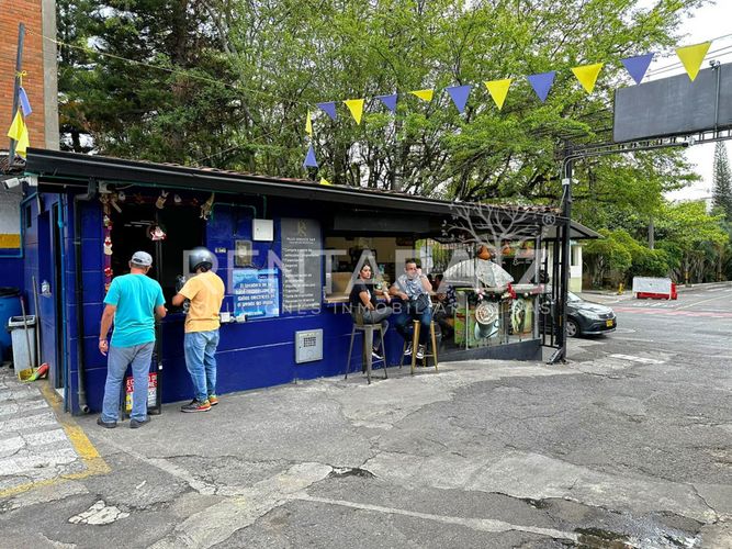 Parqueadero en Venta en Los colores, Medellín - Miniatura 6