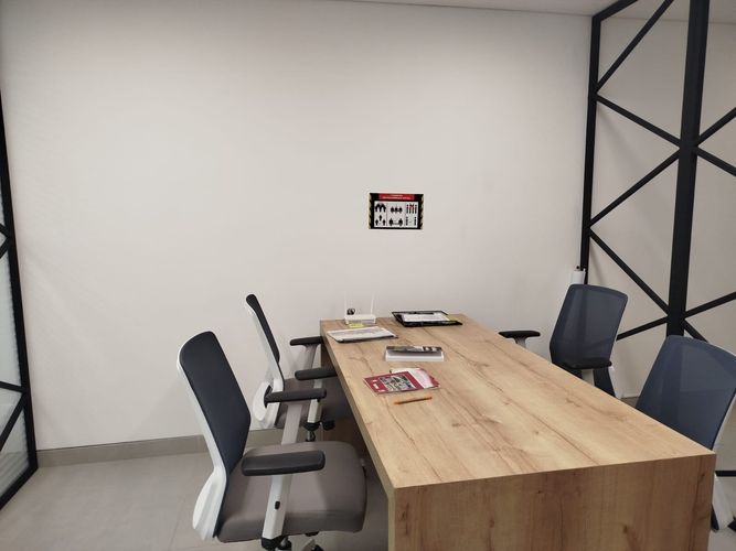 Oficina en Venta en El Poblado, Medellín - Miniatura 3