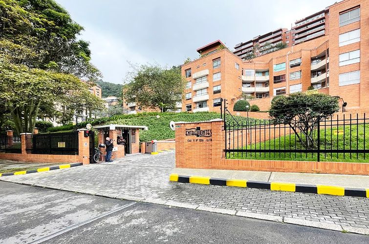 Apartamento en Venta en Santa Barbara, Bogotá - Imagen 1