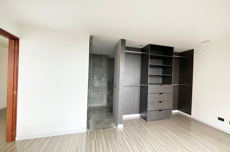 Apartamento en Venta en Santa Barbara, Bogotá - Miniatura 8