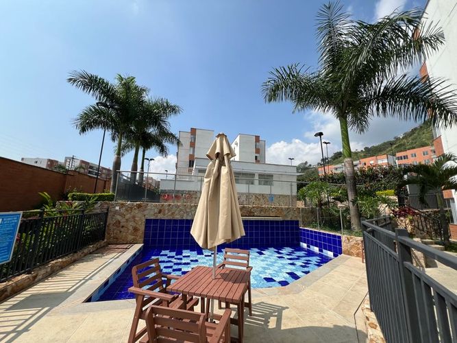 Apartamento en  Venta en Cristales, Cali - Miniatura 2
