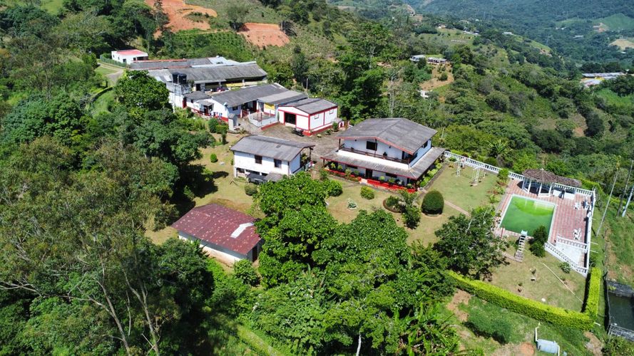 Finca en venta en Barbosa - Miniatura 4