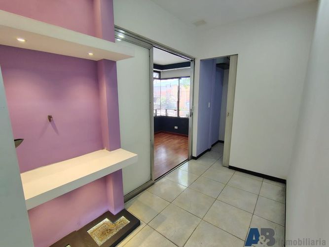 Casa en Arriendo en Laureles, Medellín - Miniatura 4