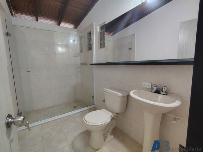 Casa en Arriendo en Laureles, Medellín - Miniatura 15