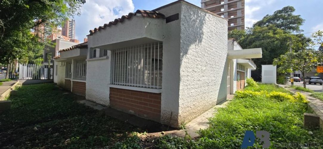 Casa en  Arriendo en El Poblado, Medellín - Imagen 1