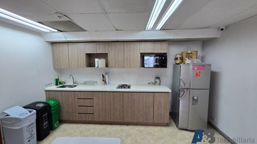 Local en Arriendo en El Poblado, Medellín - Miniatura 16