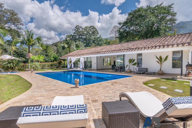 Edificio en venta en Loma del Escobero, Envigado - Miniatura 4