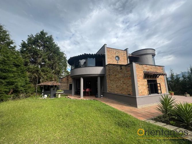 Finca en Arriendo en Santa Elena, Medellín - Imagen 1