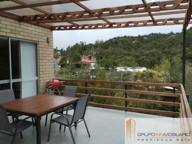 Casa en arriendo en Comuna 5, Medellín - Miniatura 14