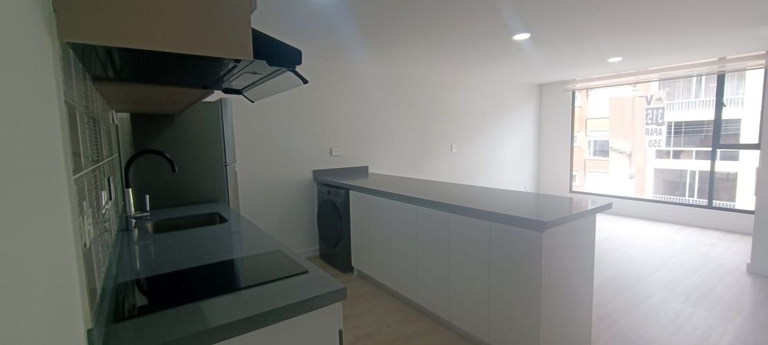 Apartaestudio en Venta en Santa Barbara, Bogotá - Miniatura 3
