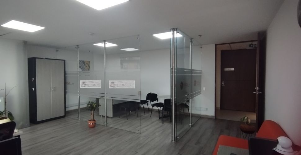Oficina en Arriendo en La felicidad, Bogotá - Miniatura 3