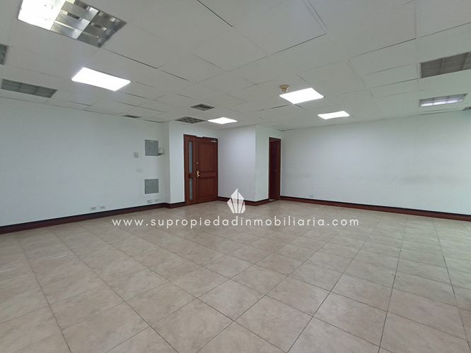 Oficina en  Arriendo en El Poblado, Medellín - Miniatura 13