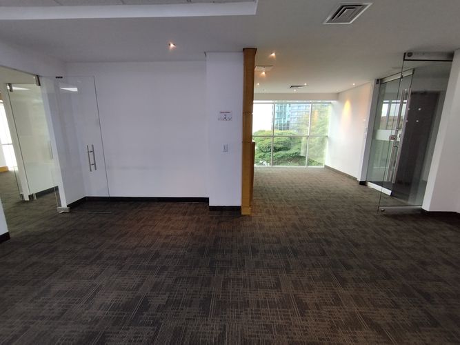 Oficina en Arriendo en El Poblado, Medellín - Miniatura 5