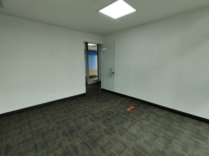 Oficina en Arriendo en El Poblado, Medellín - Miniatura 9