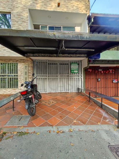 Local en  Arriendo en Belén, Medellín - Imagen 1