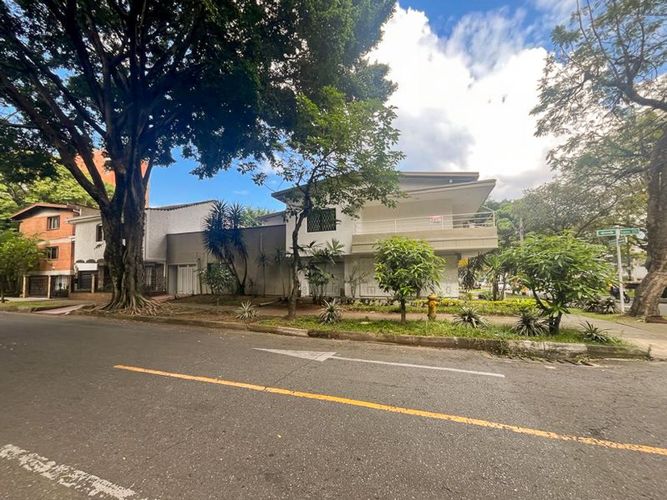 Casa en arriendo en Belen Alameda, Medellín - Imagen 1