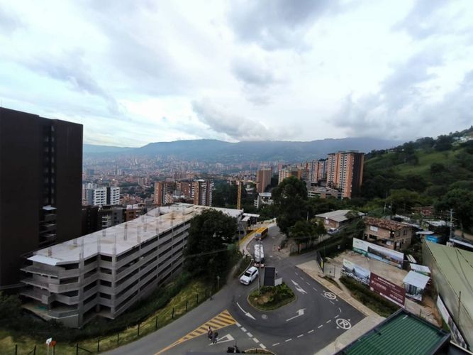 Apartamento en Arriendo en La Cuenca, Envigado - Miniatura 2