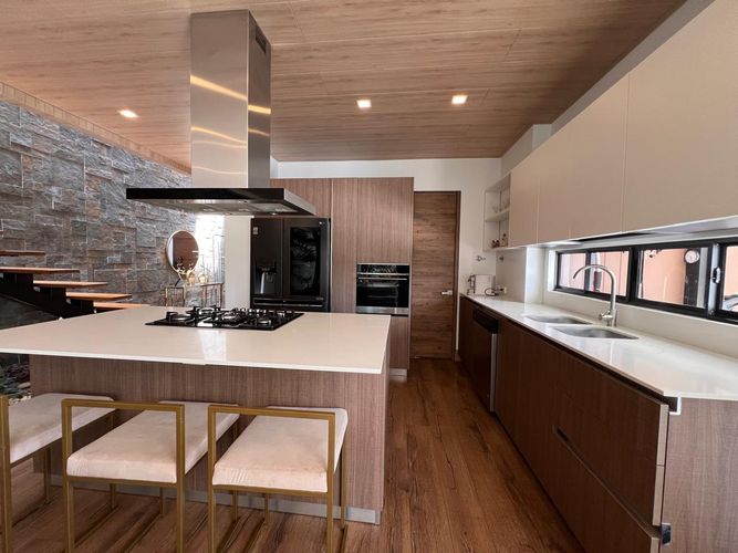 Casa en Arriendo en Envigado - Miniatura 4